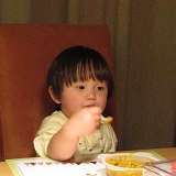 20111109 - Eten op de gewone stoel